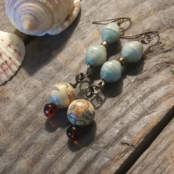 hitidetreasures Accessories - NWT Handmade Paper Bead Earrings